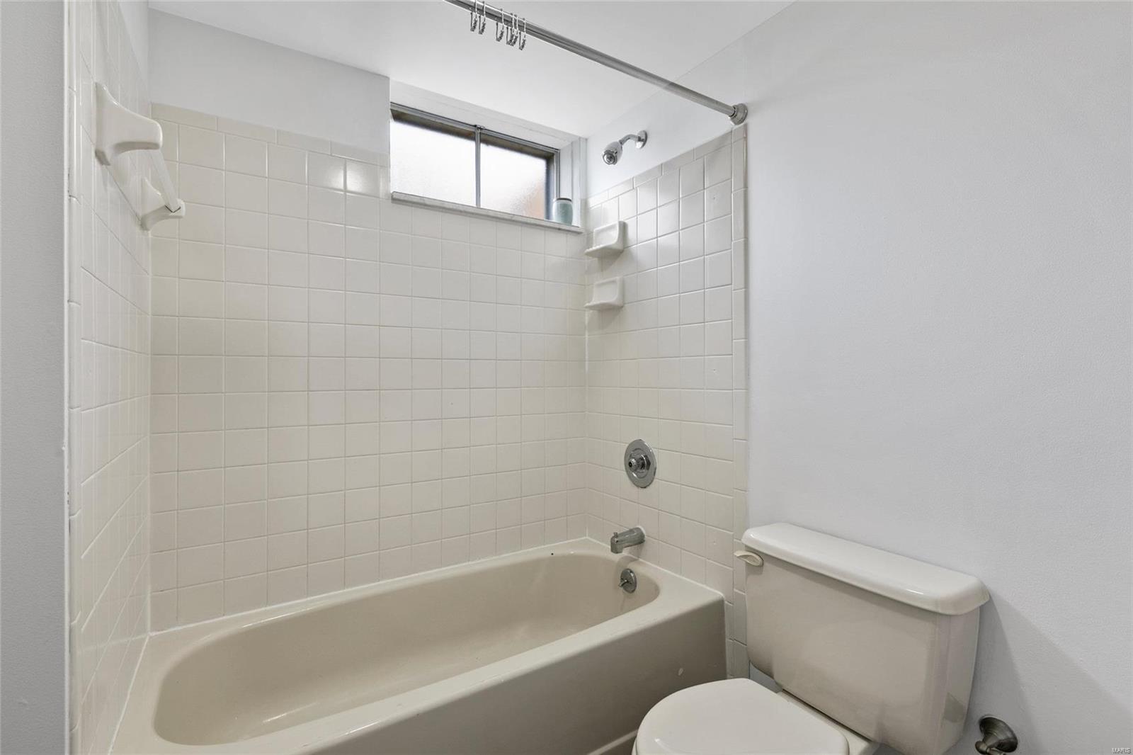 315 South Mosley Road St. Louis, MO 63141 - Photo 19 of 20 Gallery Image 19