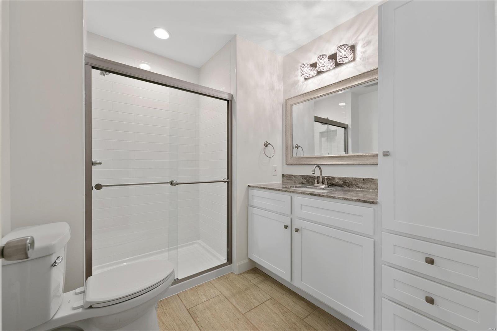 315 South Mosley Road St. Louis, MO 63141 - Photo 9 of 20 Gallery Image 9