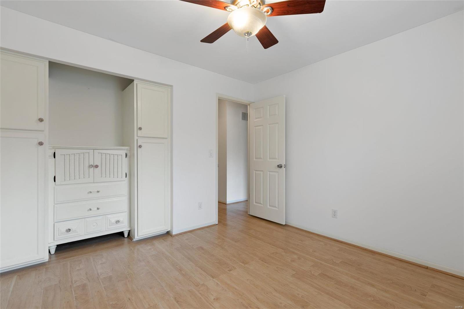 315 South Mosley Road St. Louis, MO 63141 - Photo 10 of 20 Gallery Image 10