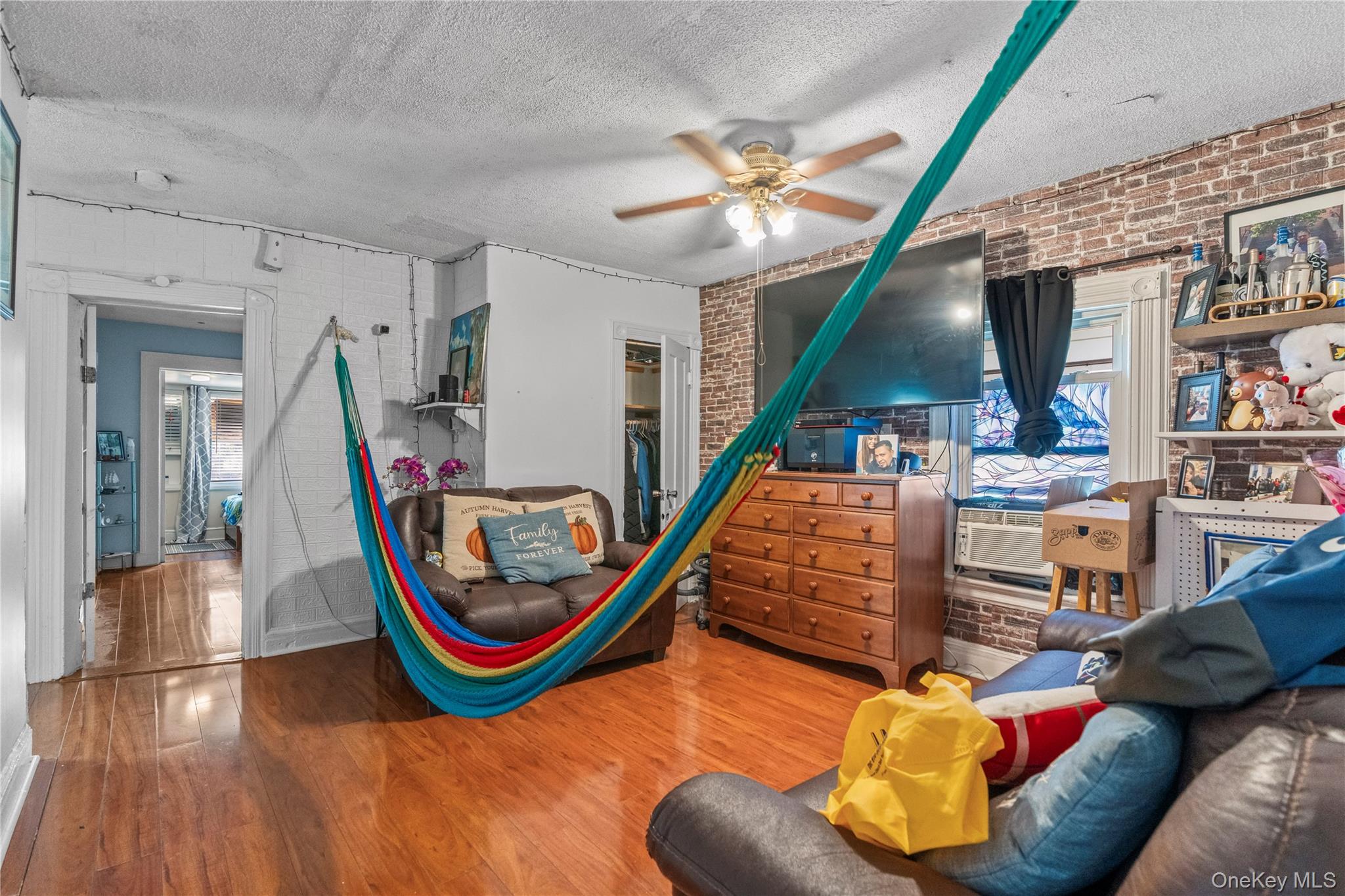 43 Washington Street Port Chester, NY 10573 - Photo 25 of 30 living room