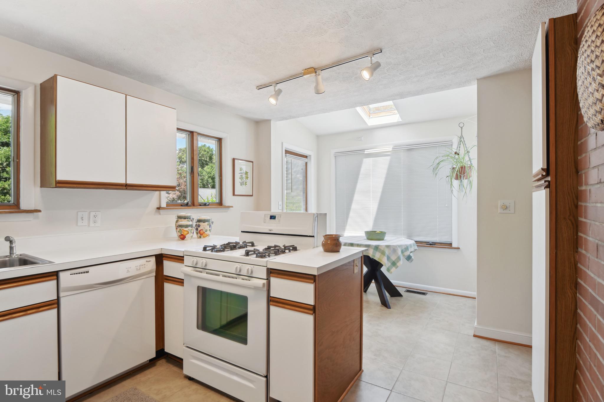 Large eat-in kitchen