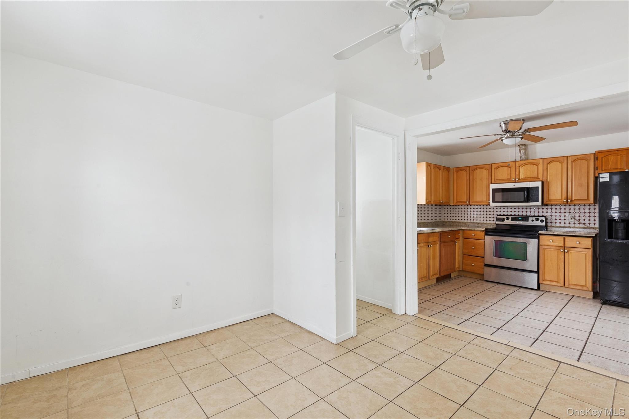 103 West Yaphank Road Coram, NY 11727 - Photo 10 of 31