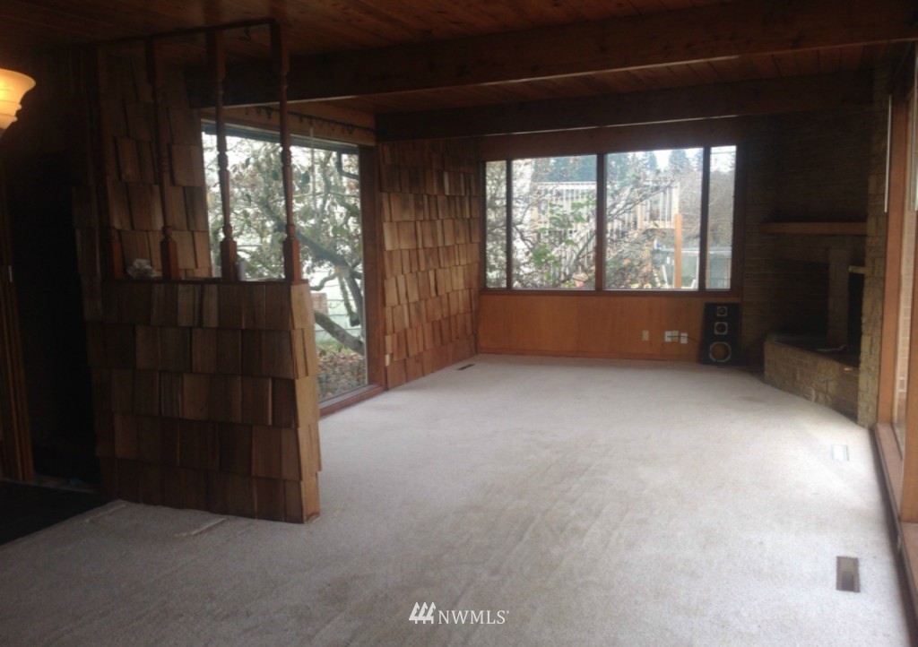 7546 Holmes Island Road Southeast Lacey, WA 98503 - Photo 2 of 9 Gallery Image 2