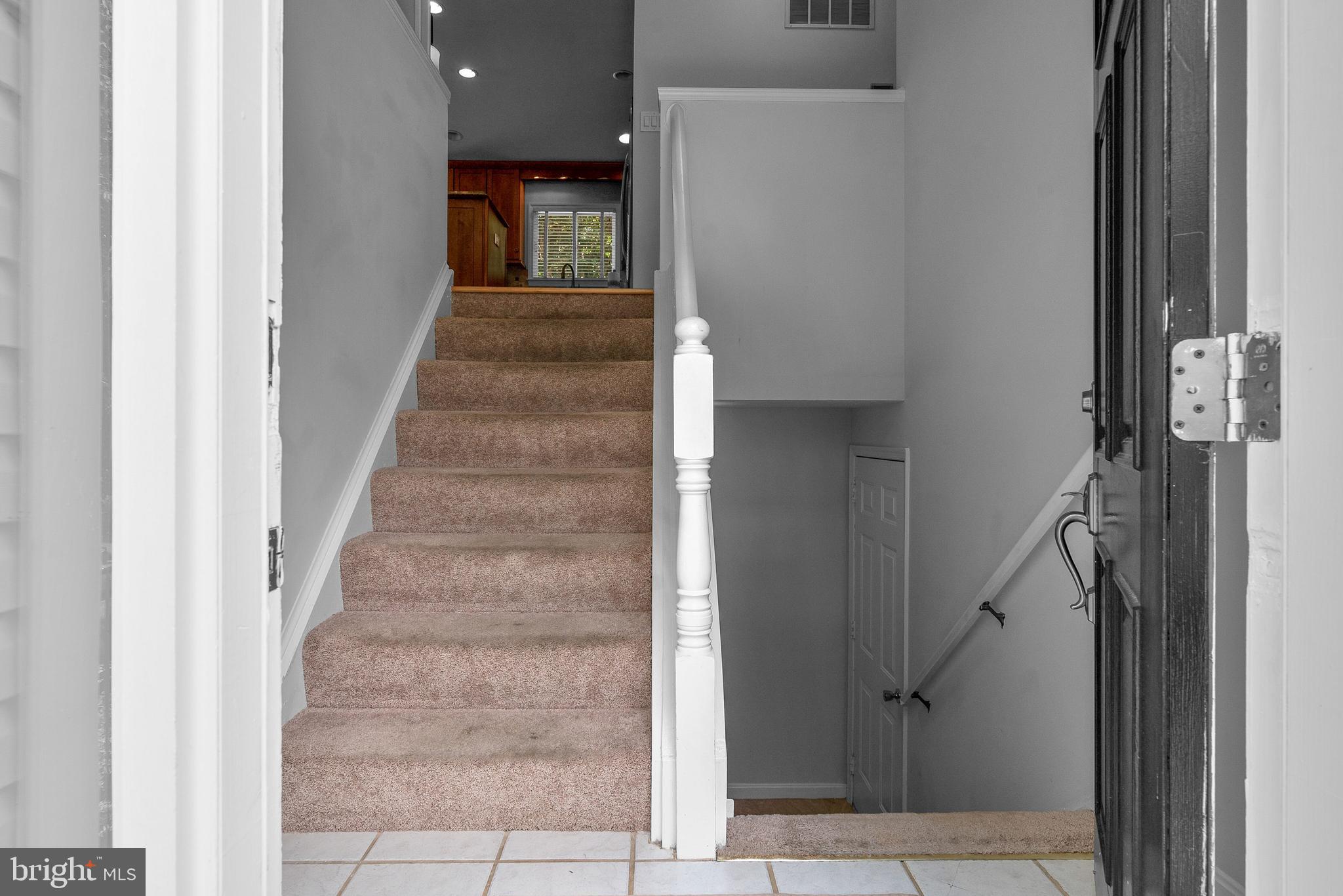 10456 Carlyn Ridge Road Damascus, MD 20872 - Photo 21 of 35 Split foyer, headed downstairs