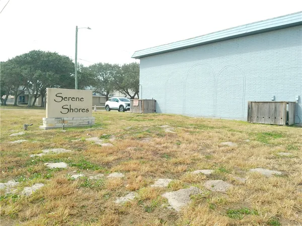 a view of a water fountain