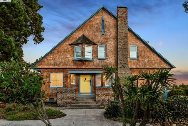 $1,295,000 | 2000-2000 Clinton Avenue, Alameda, CA 94501