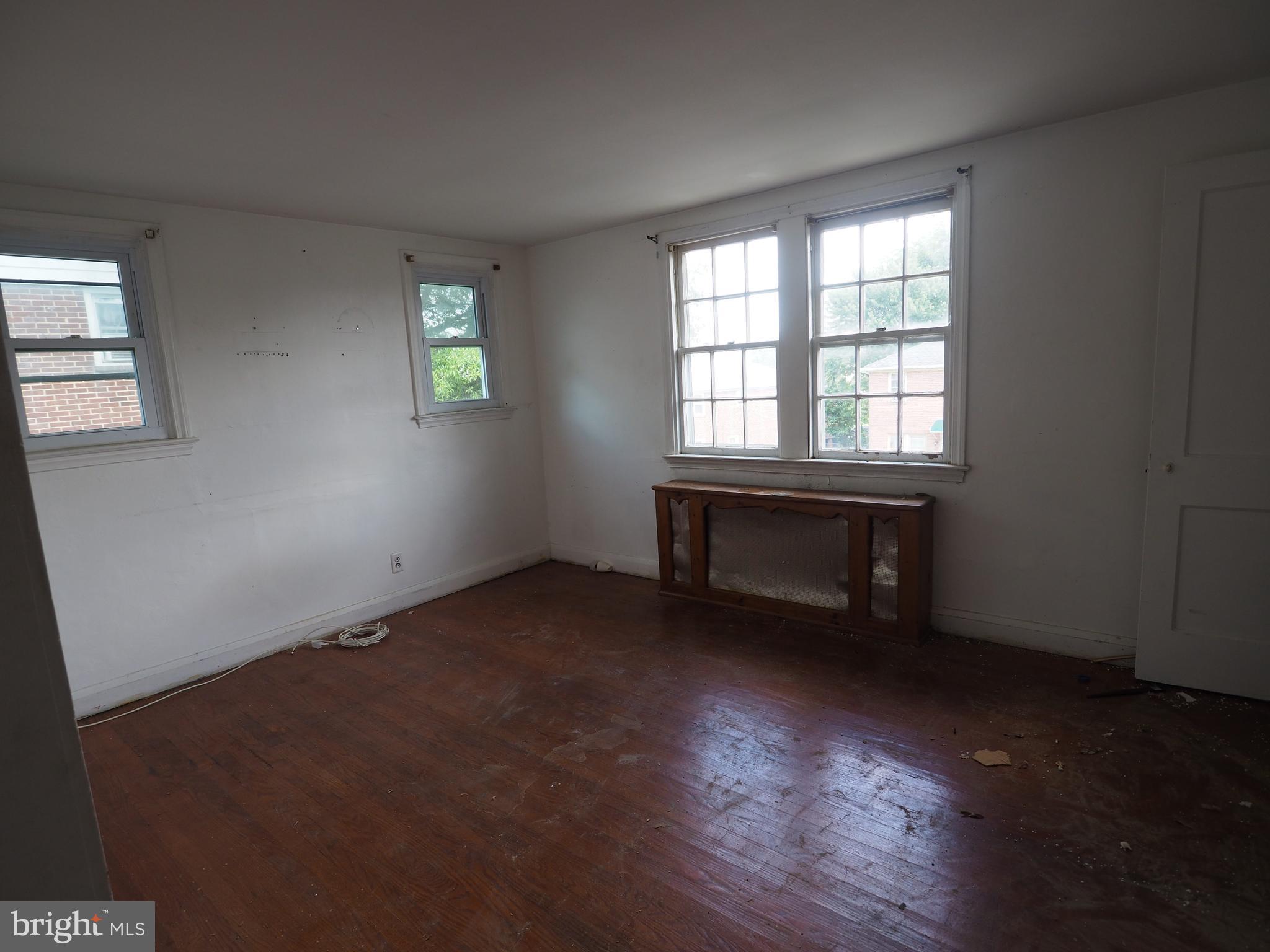764 Charing Cross Road Baltimore, MD 21229 - Photo 5 of 9 Interior (General)