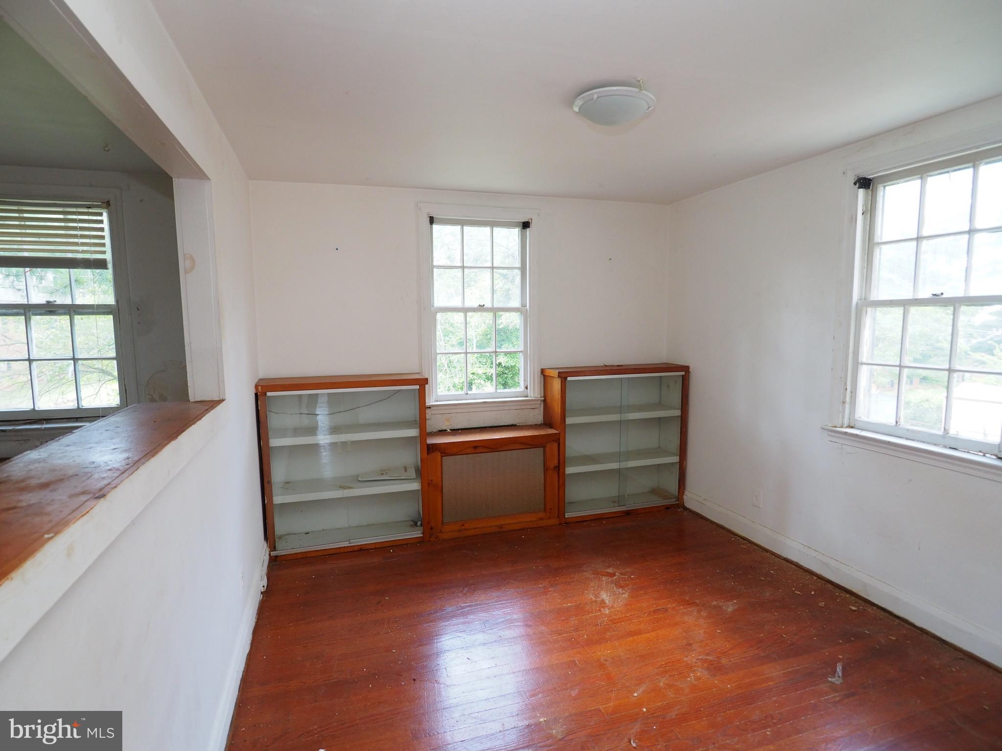 764 Charing Cross Road Baltimore, MD 21229 - Photo 7 of 9 Interior (General)