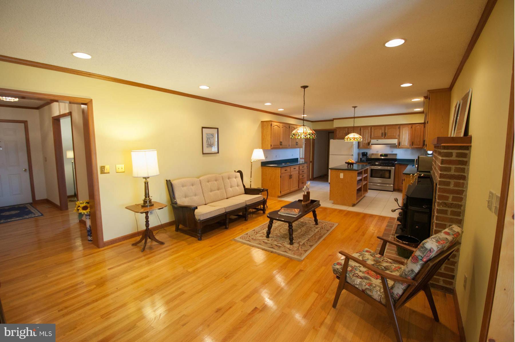 1704 Brannock Neck Road Cambridge, MD 21613 - Photo 8 of 23 Family Room