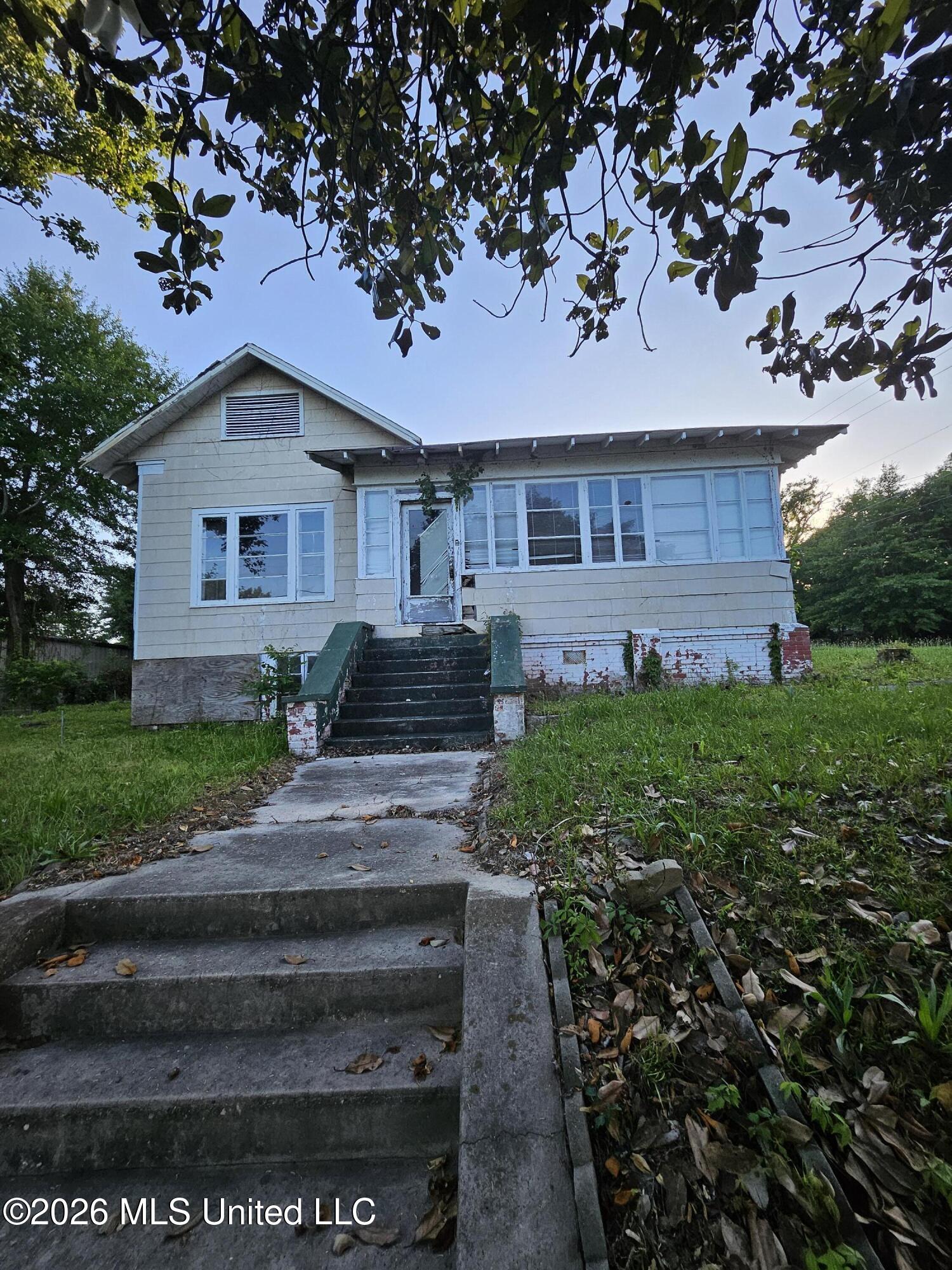 604 South Broadway Street McComb, MS 39648 - Photo 1 of 9 604 Front of Home