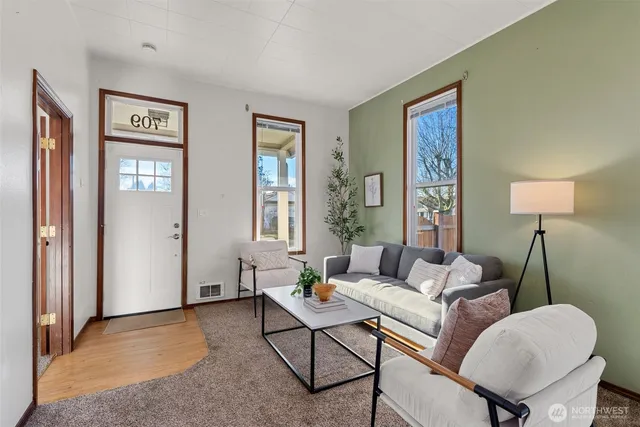 $289,000 | 709 West Plum Street, Centralia, WA 98531