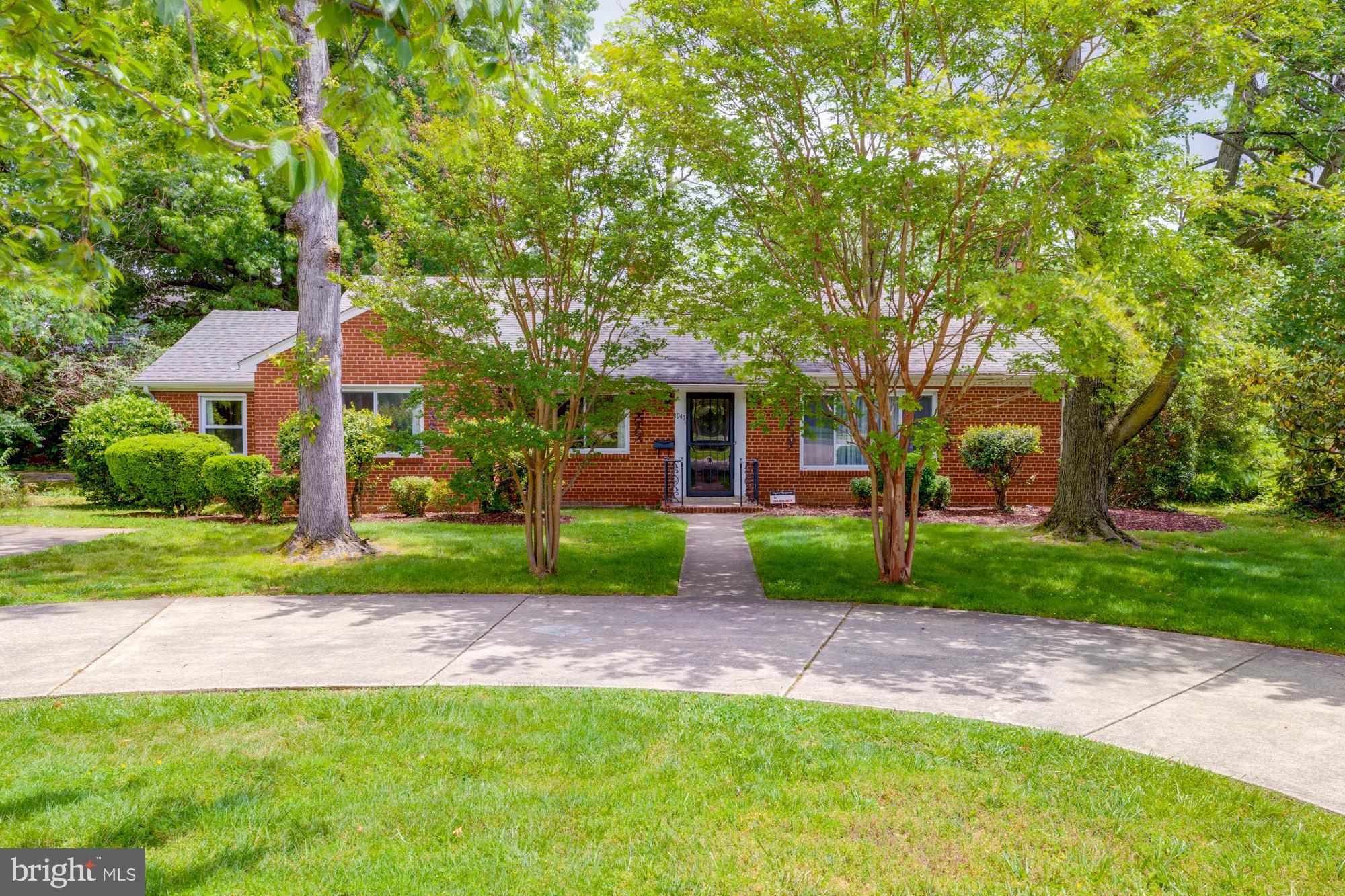1947 South Arlington Ridge Road Arlington, VA 22202 - Photo 1 of 27