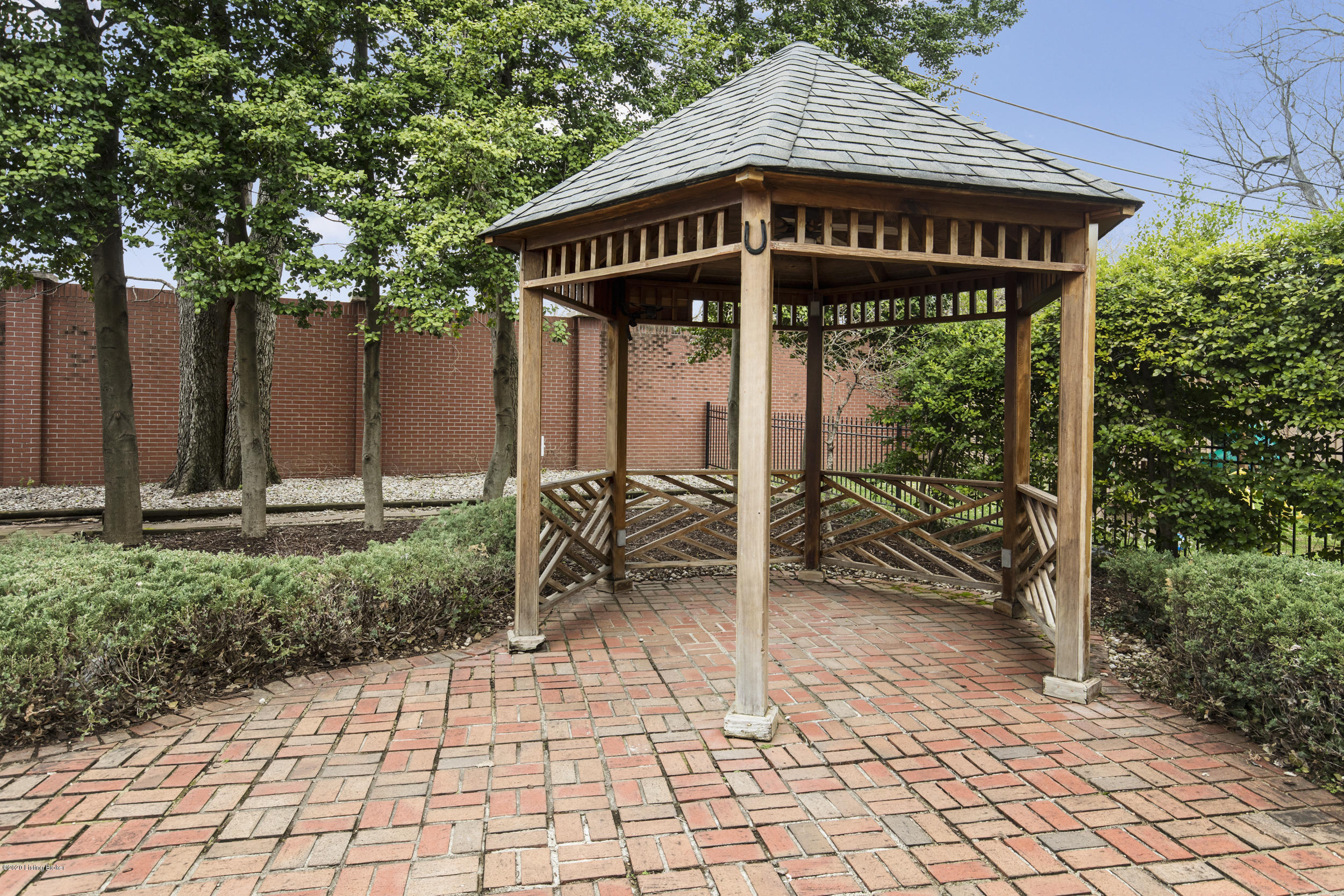 128 Gibson Road Louisville, KY 40207 - Photo 37 of 39 37-rear