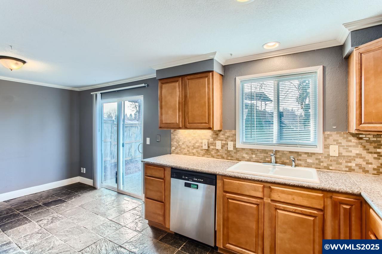20136 Southwest Southview Street Aloha, OR 97078 - Photo 12 of 23 Gallery Image 12