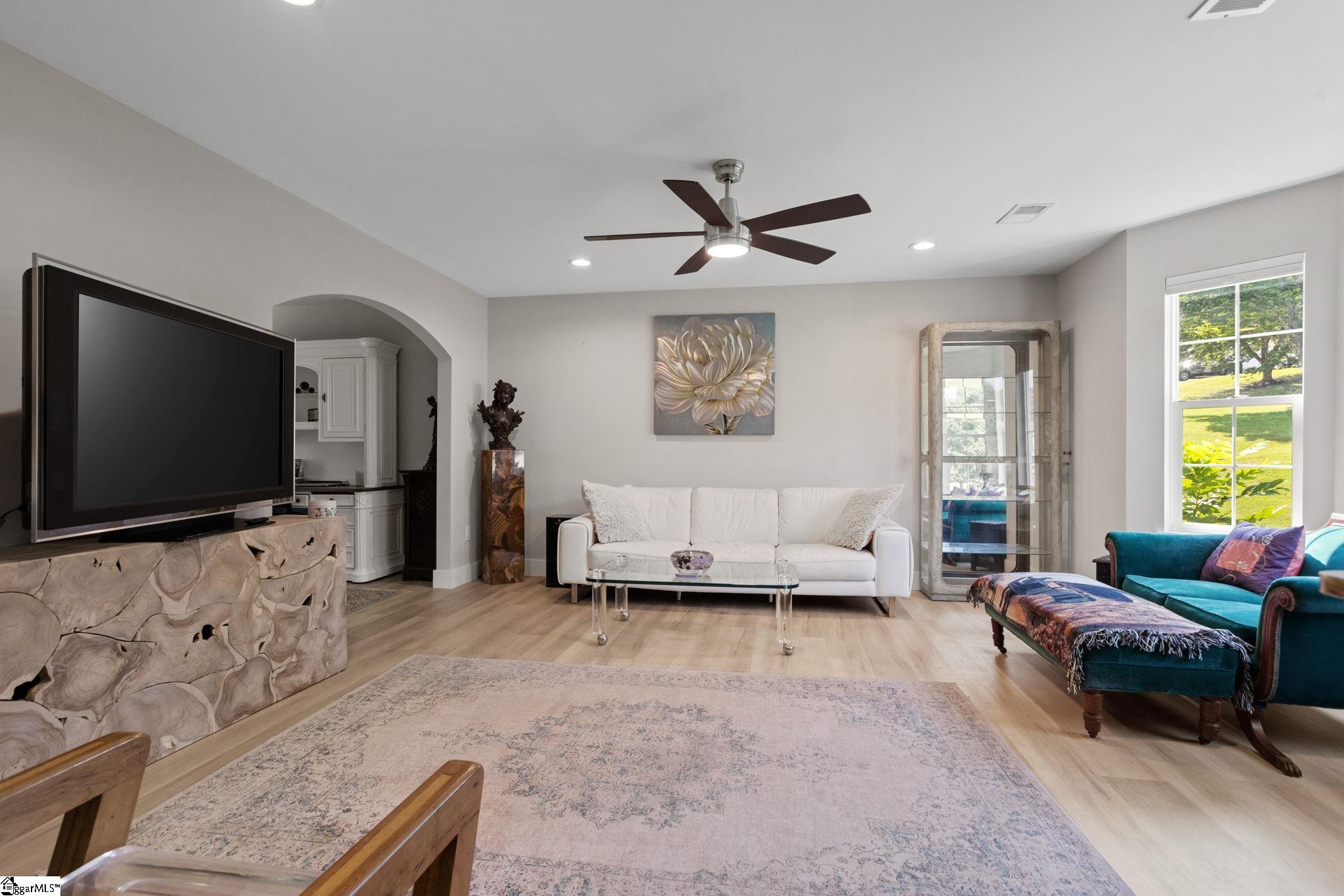 34 Perkins Court Greer, SC 29651 - Photo 4 of 37