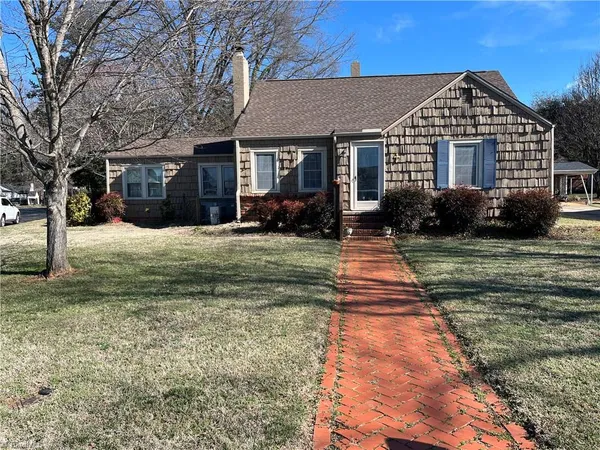$275,000 | 401 Westover Drive, Lexington, NC 27292