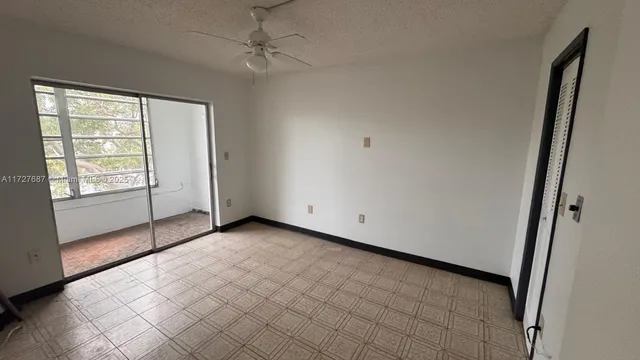 $150,000 | 160 Northeast 203rd Terrace, Unit 18, Miami Gardens, FL 33179
