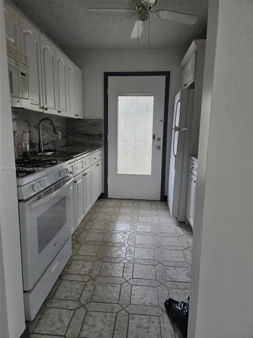 $150,000 | 160 Northeast 203rd Terrace, Unit 18, Miami Gardens, FL 33179