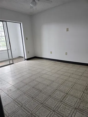 $150,000 | 160 Northeast 203rd Terrace, Unit 18, Miami Gardens, FL 33179