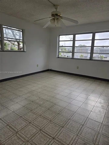 $150,000 | 160 Northeast 203rd Terrace, Unit 18, Miami Gardens, FL 33179