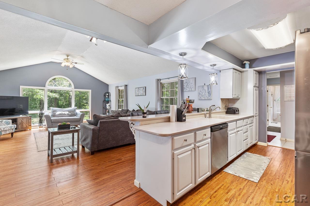 1461 Shepherd Road Tecumseh, MI 49286 - Photo 5 of 26 50114746-4.JPG