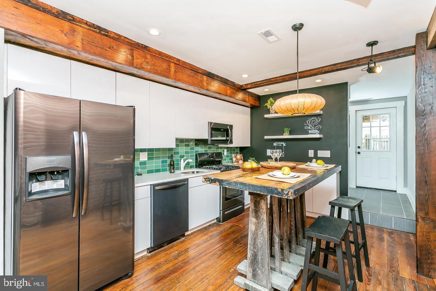 230 East Barney Street Baltimore, MD 21230 - Photo 2 of 15