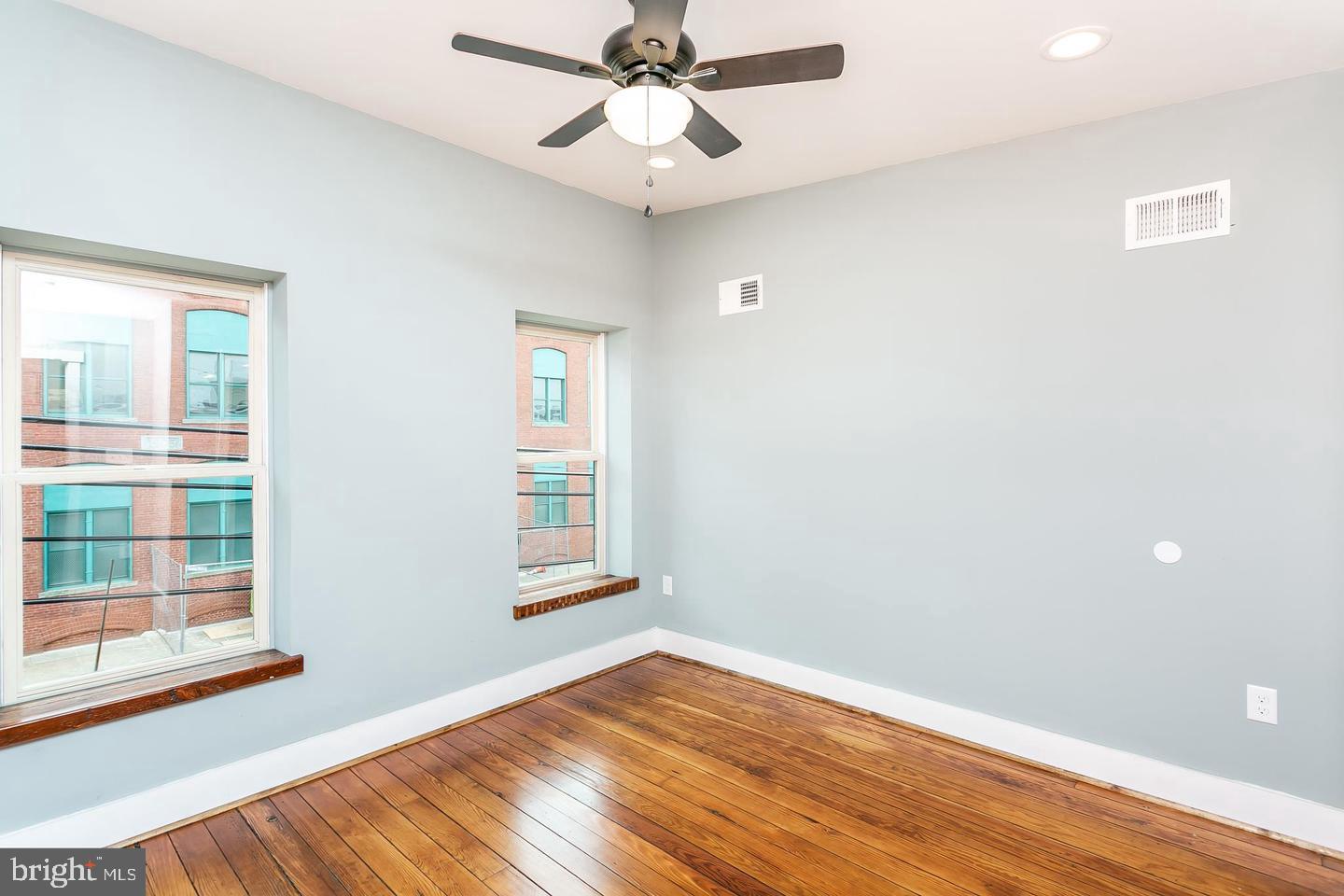 230 East Barney Street Baltimore, MD 21230 - Photo 4 of 15