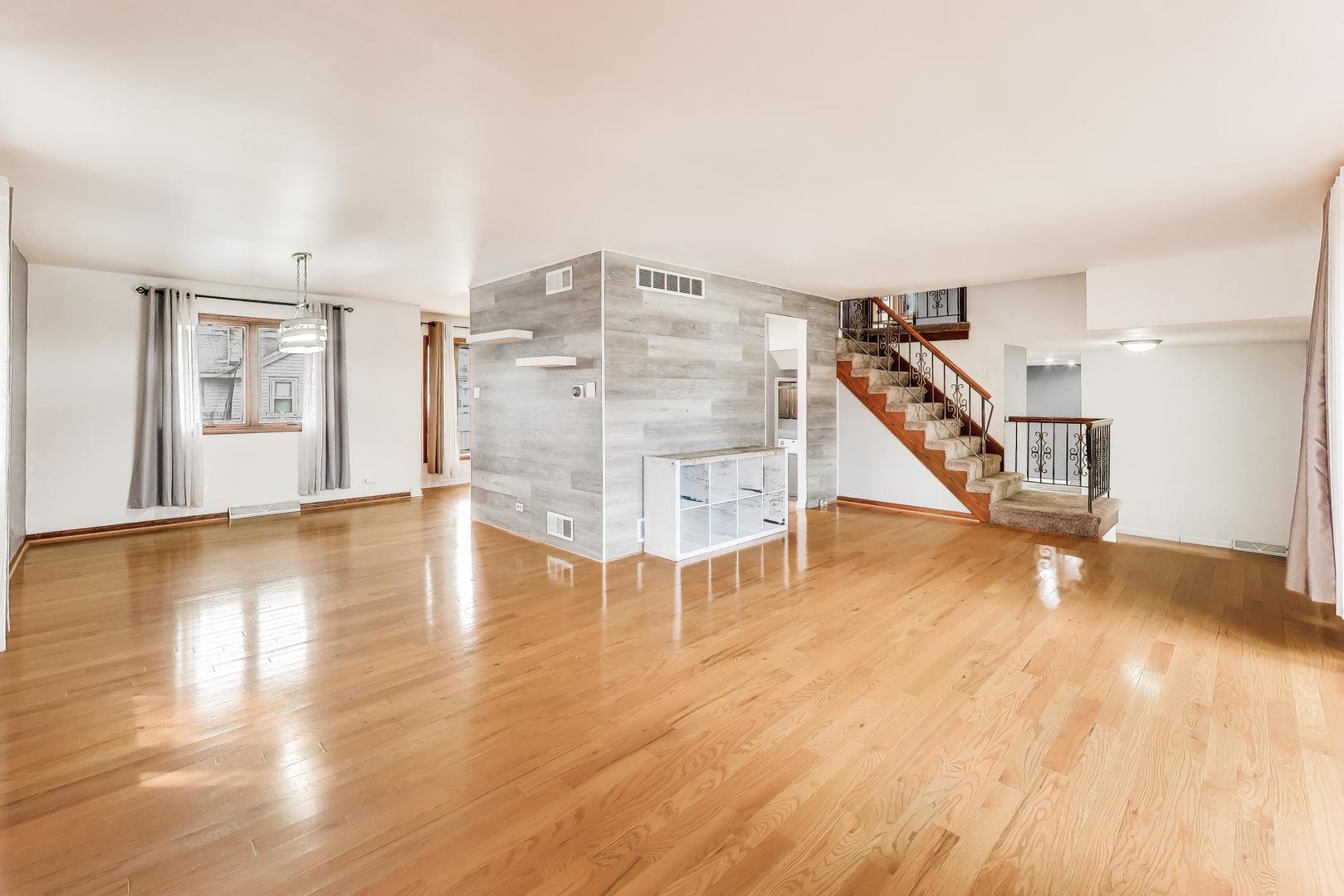 4255 149th Street Midlothian, IL 60445 - Photo 5 of 35