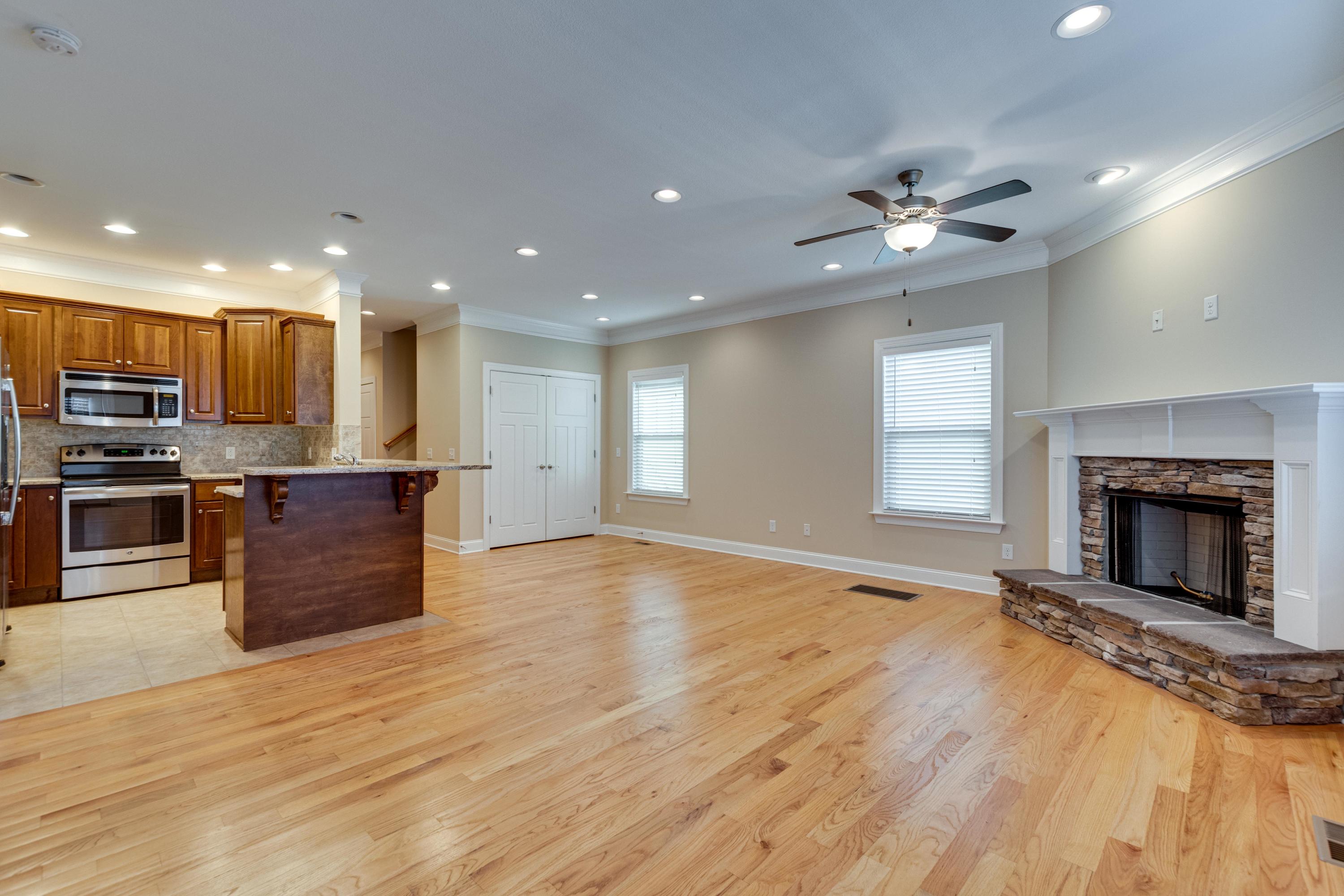 399 Thompson Street Chattanooga, TN 37405 - Photo 13 of 32 405 Thompson-5