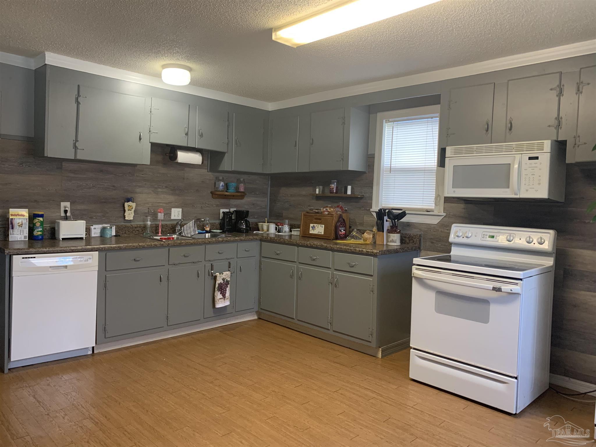 1126 Muscogee Road Cantonment, FL 32533 - Photo 5 of 15