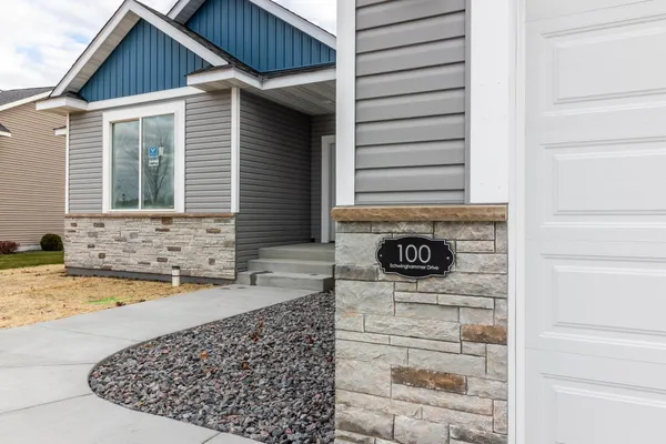 $550,000 | 100 Schwinghammer Drive, Albany, MN 56307