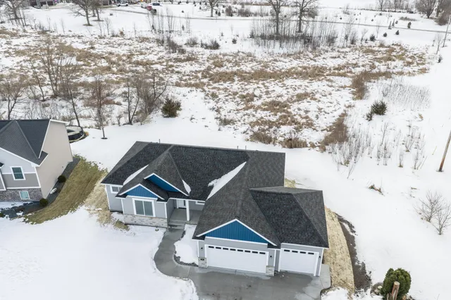 $550,000 | 100 Schwinghammer Drive, Albany, MN 56307