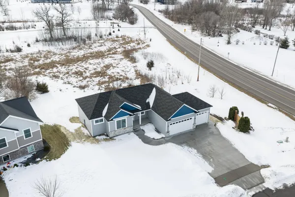 $550,000 | 100 Schwinghammer Drive, Albany, MN 56307