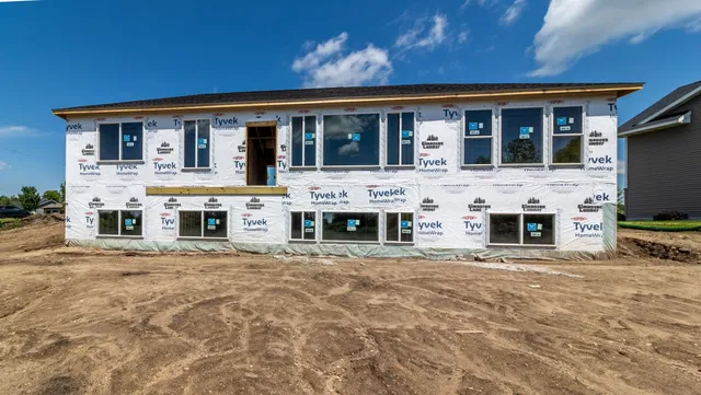 $550,000 | 100 Schwinghammer Drive, Albany, MN 56307