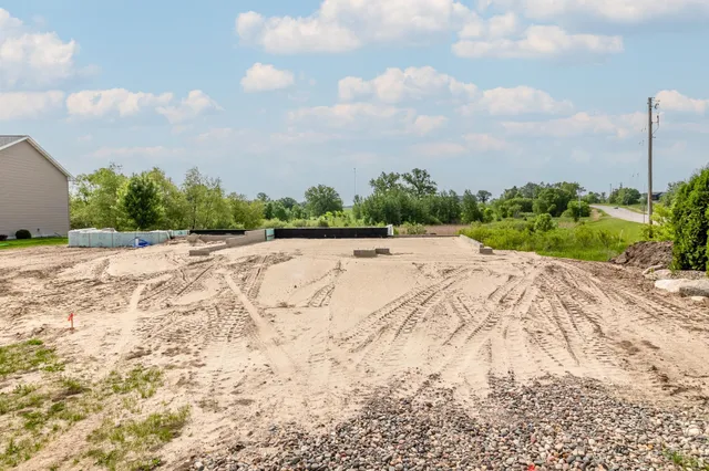 $550,000 | 100 Schwinghammer Drive, Albany, MN 56307