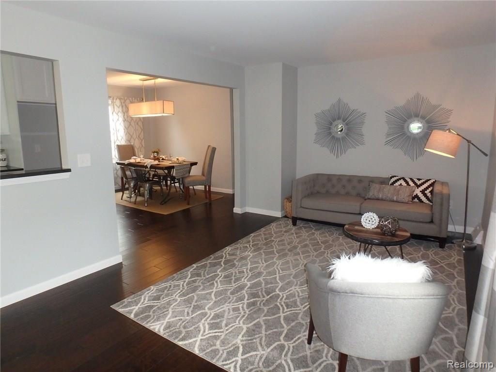 2438 Franklin Road Berkley, MI 48072 - Photo 7 of 24 Living room3