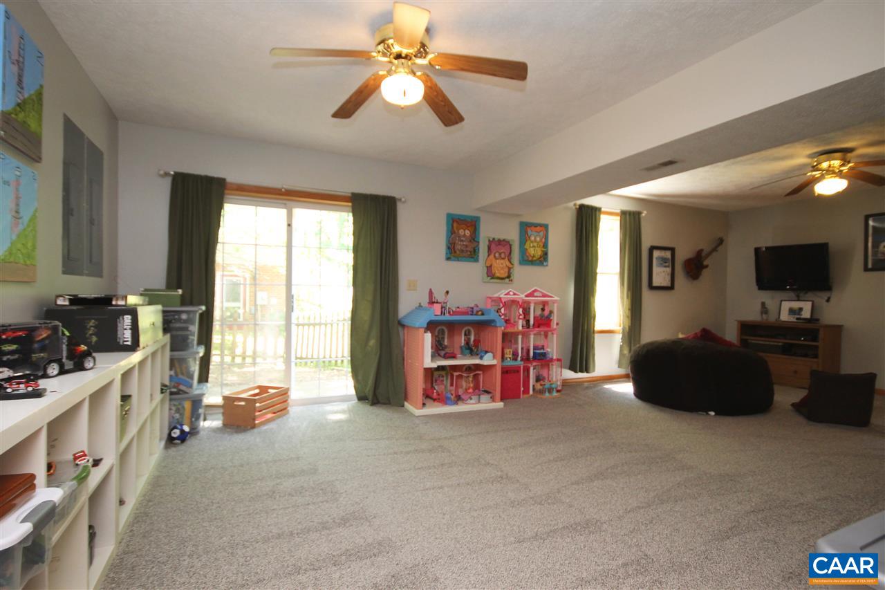 5 Bonita Road Palmyra, VA 22963 - Photo 21 of 27 Plus 1/2 bath is on this level too!