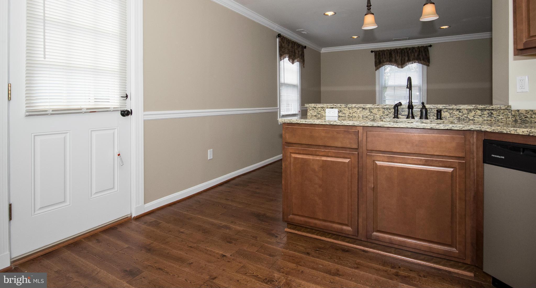 1733 Glen Curtis Road Baltimore, MD 21221 - Photo 9 of 24 Kitchen