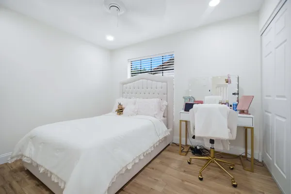 $5,000 | 7798 La Mirada Drive, Boca Raton, FL 33433