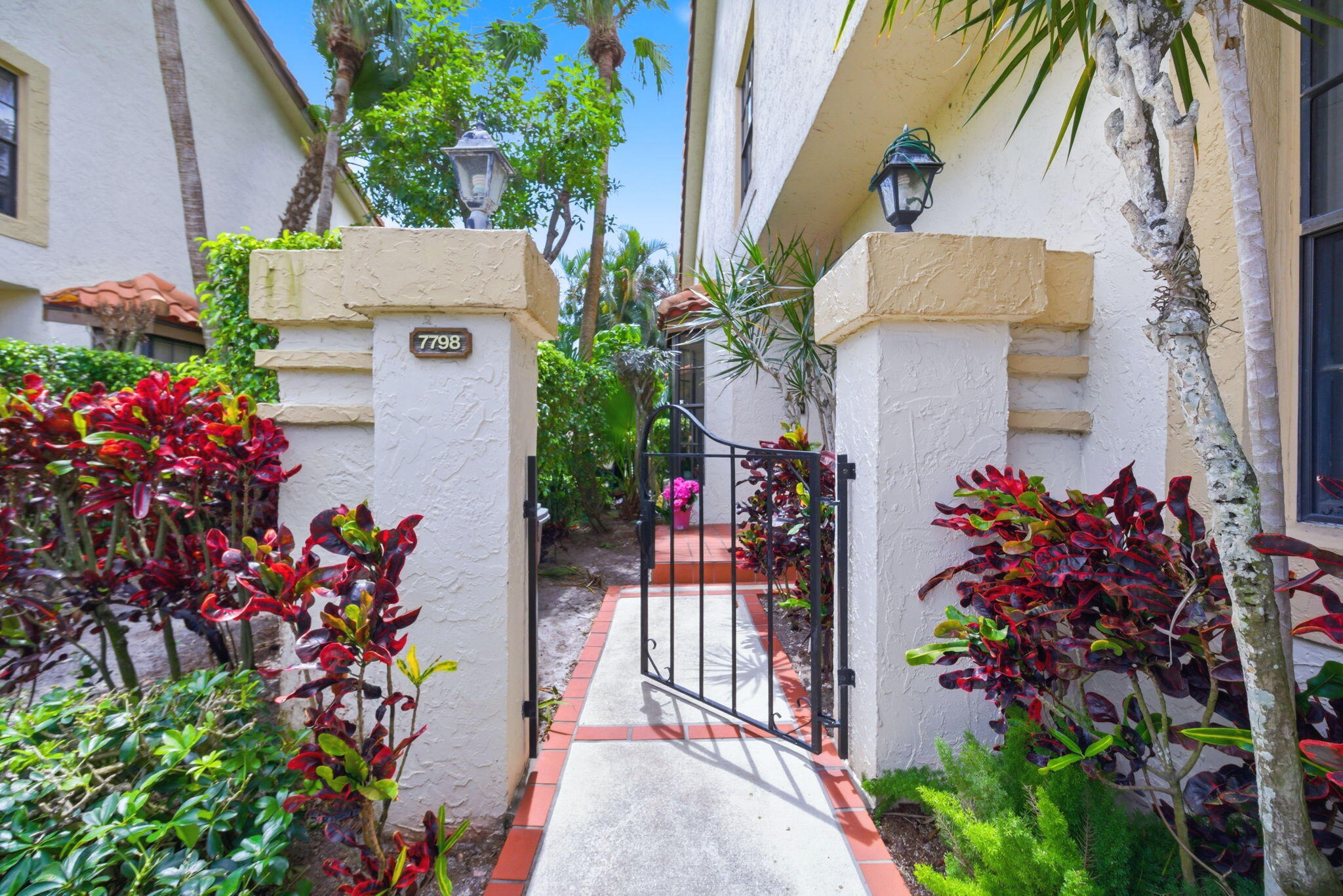7798 La Mirada Drive Boca Raton, FL 33433 - Photo 6 of 49 Walkway Entrance