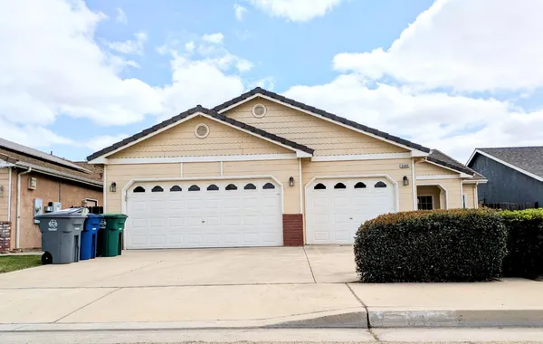 $2,595 | 3462 Shaft Street, Selma, CA 93662