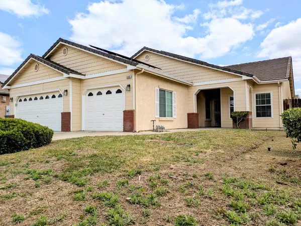 $2,595 | 3462 Shaft Street, Selma, CA 93662