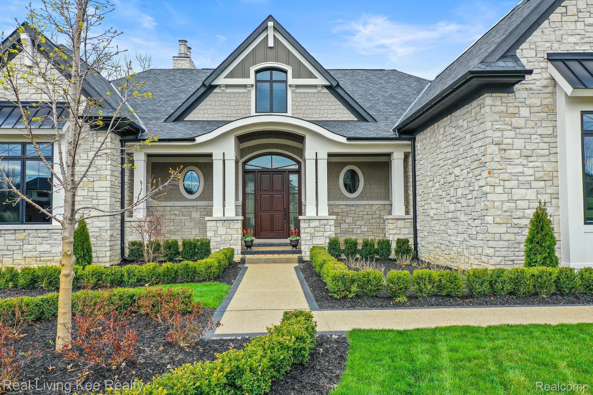 4767 Pinecrest Court Rochester, MI 48306 - Photo 8 of 98 DJI_0752.jpg