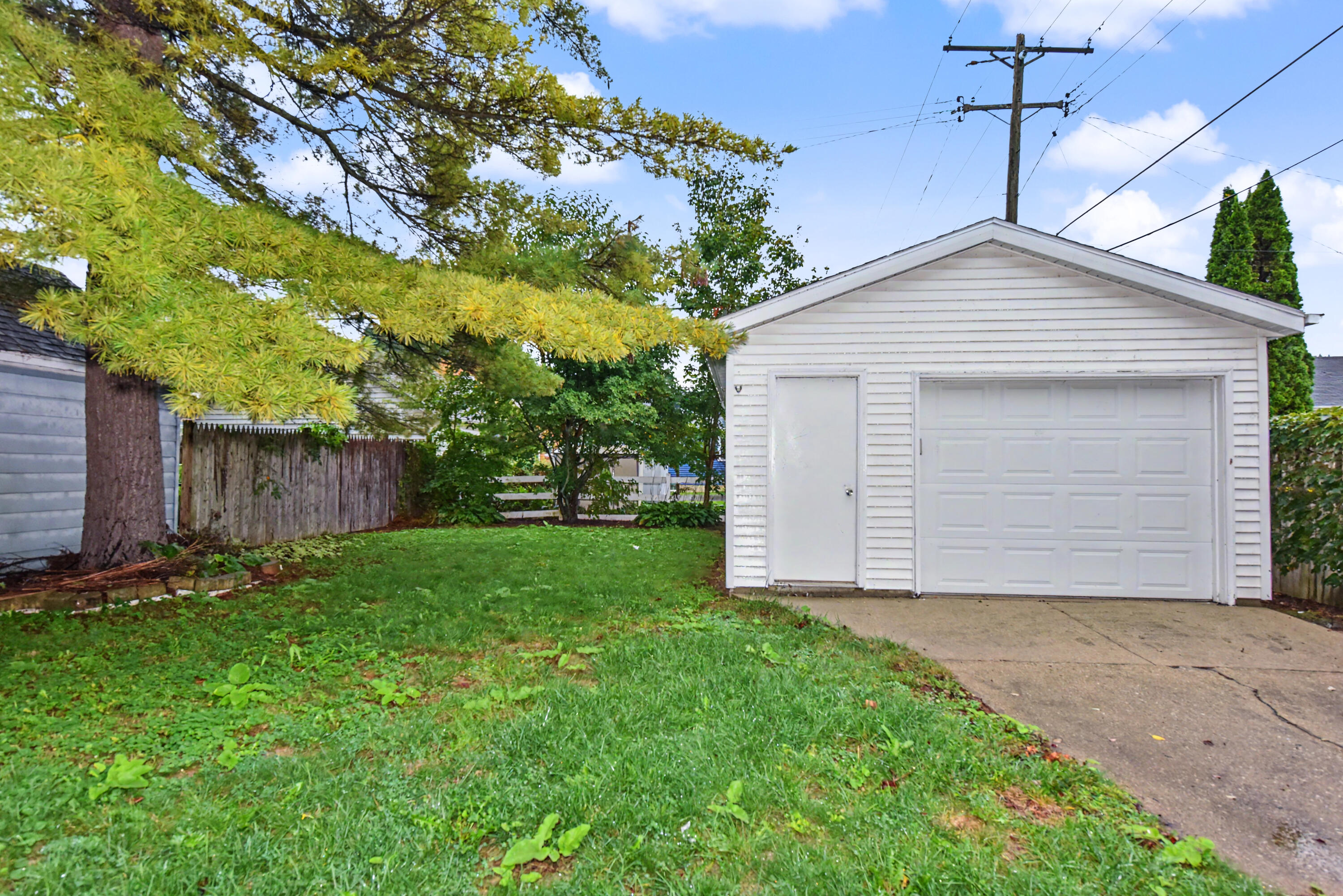 614 Wolff Street Racine, WI 53402 - Photo 6 of 34 WIS_5218