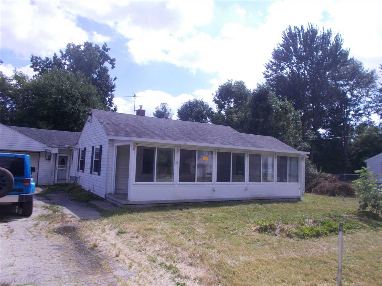 4188 Risedorph Street Burton, MI 48509 - Photo 14 of 16 50081984-13.JPG