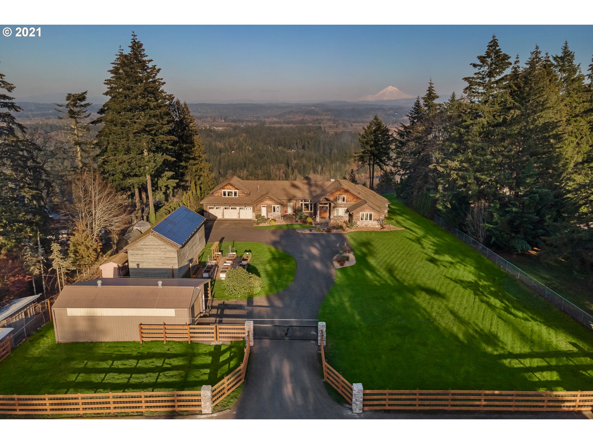 20484 South Springwater Road Estacada, OR 97023 - Photo 3 of 32