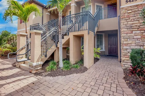 $2,750 | 5425 Cicerone Street, Unit 102, Sarasota, FL 34238
