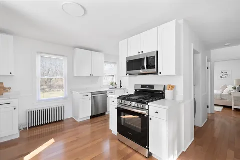 $525,000 | 292 Sowams Road, Barrington, RI 02806