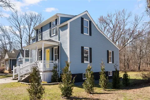 $525,000 | 292 Sowams Road, Barrington, RI 02806