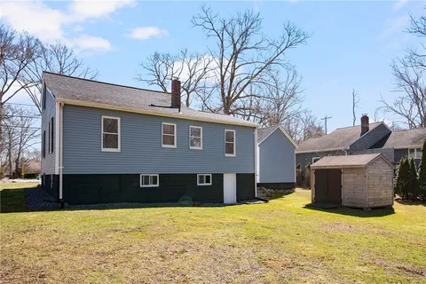 $525,000 | 292 Sowams Road, Barrington, RI 02806